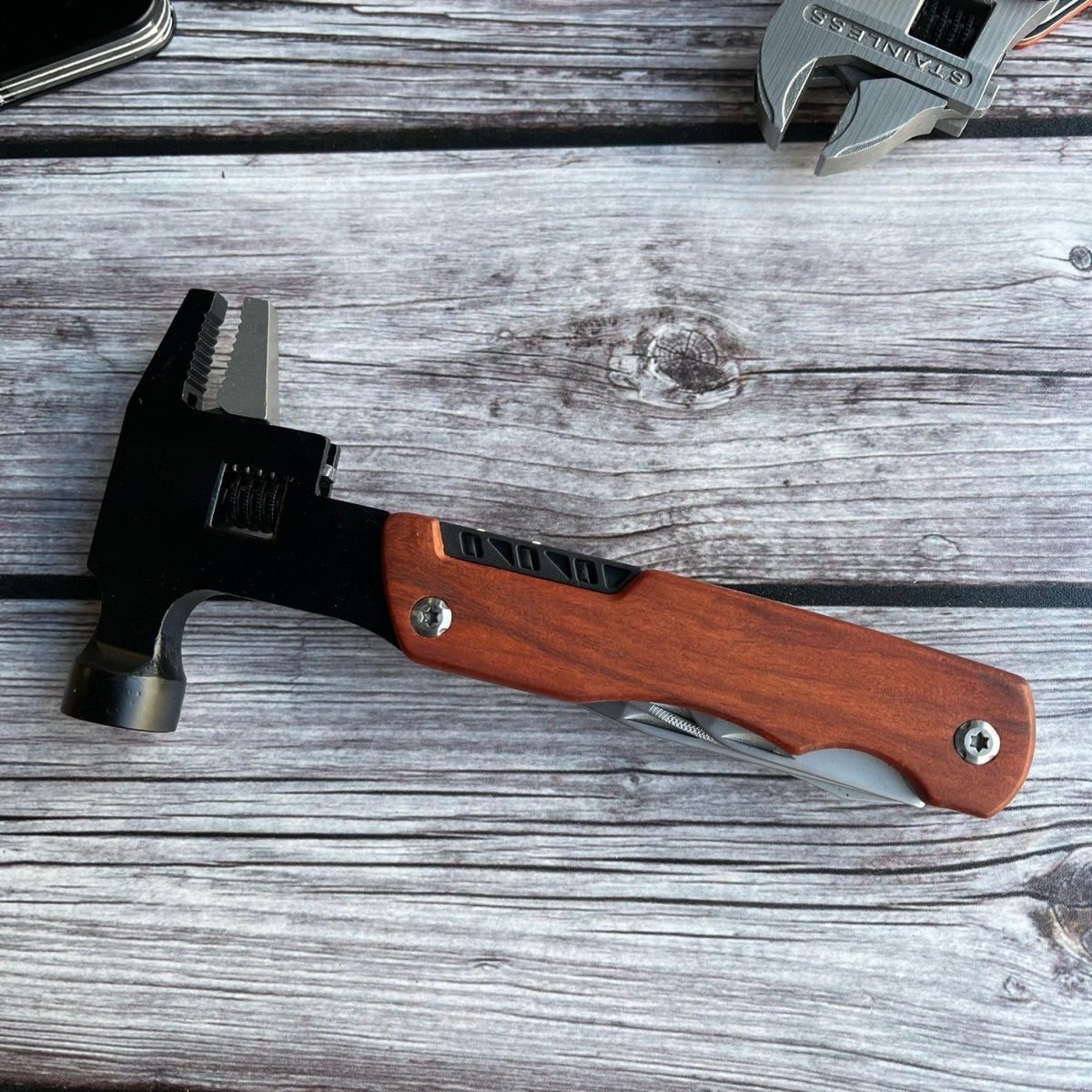 Multi tool closed without engraving