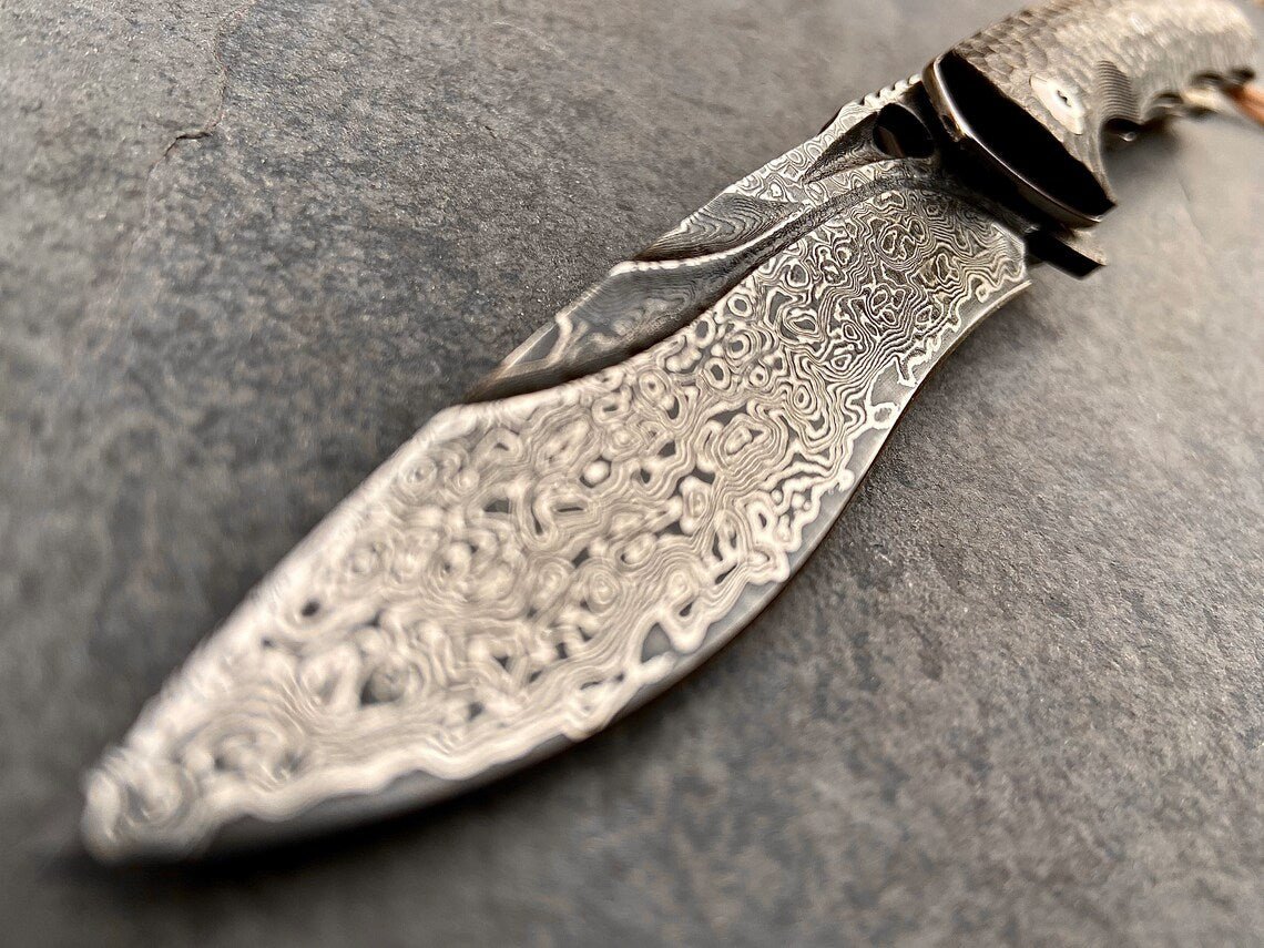 Unique Personalized Durable Damascus Core Blade Customized Knives Gifts for Men by Groovy Guy