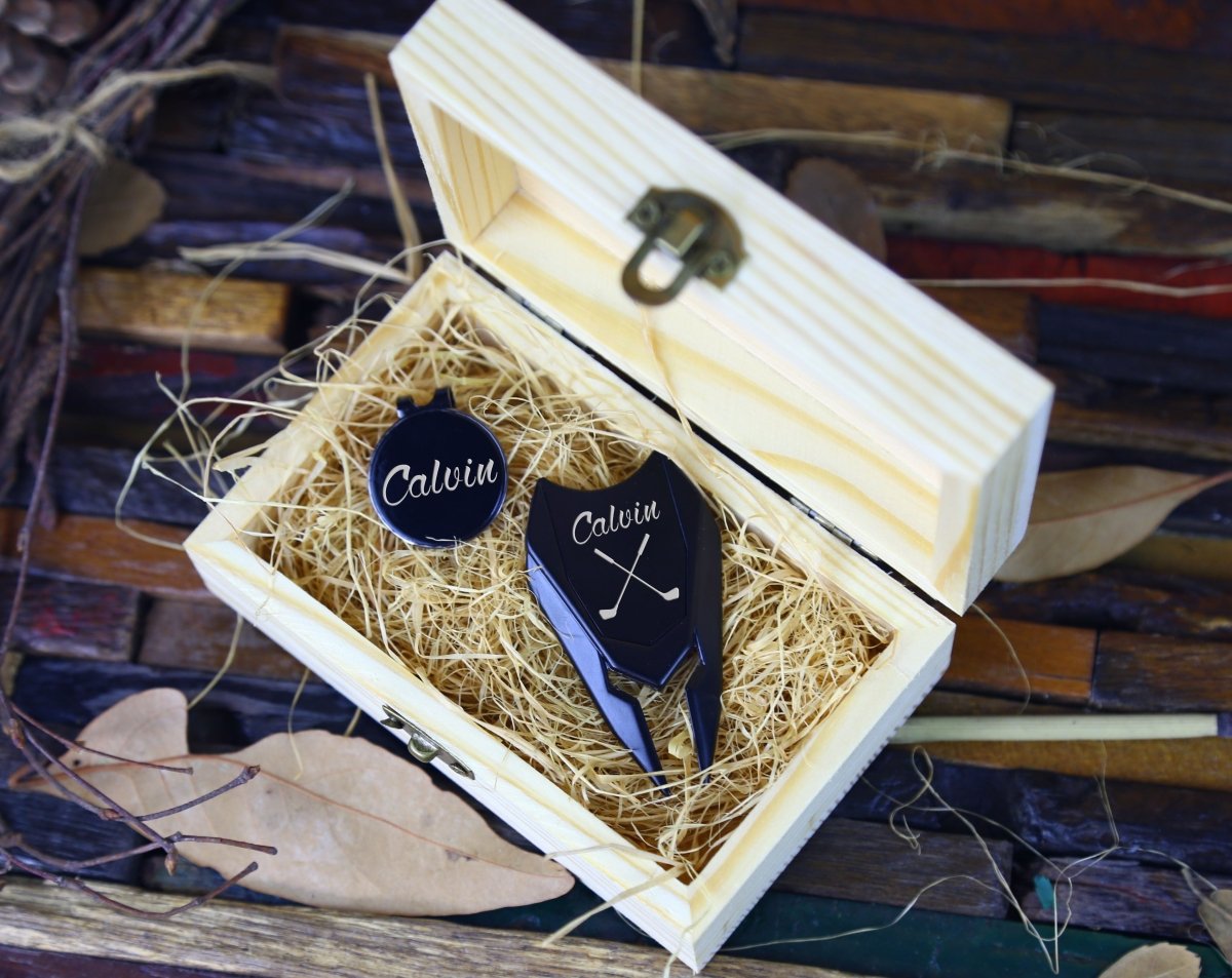 On the Greens Golf Gift Set – Personalized Golf Divot Tool & Ball Marker Set in Wooden Box | Perfect for Golf Lovers