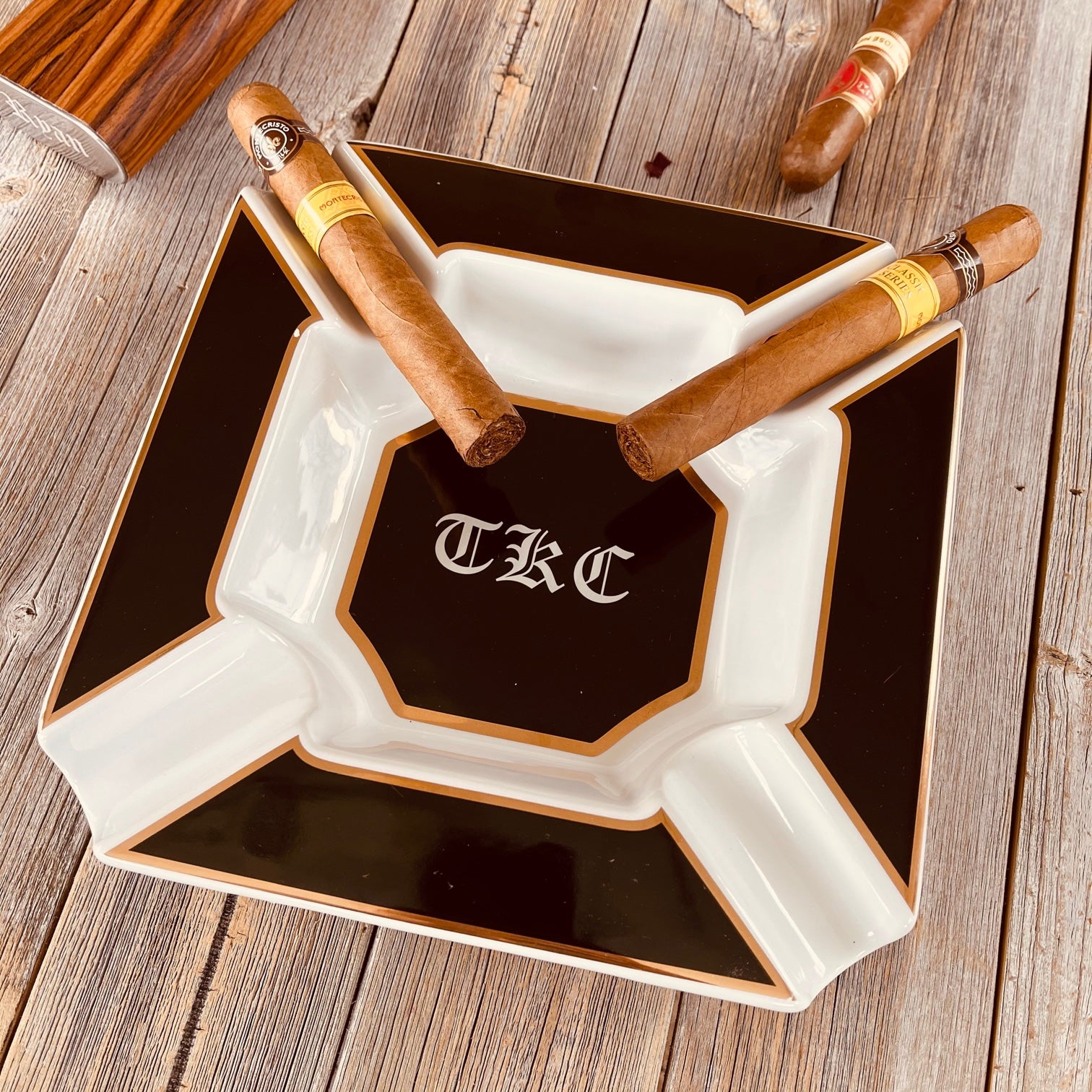 37 Best Cigar Ashtrays in 2024 - Groovy Guy Gifts