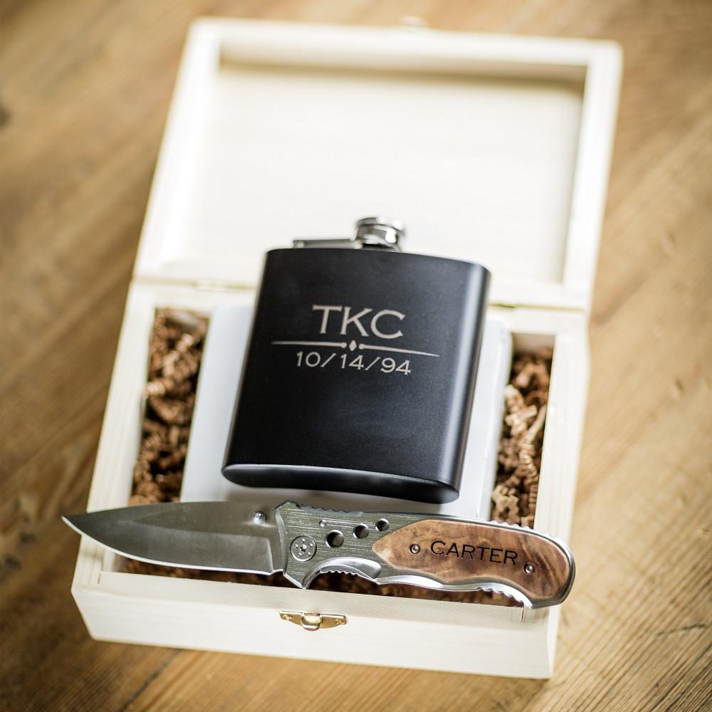 Personalized 7 oz Flask & Pocket Knife Groomsmen Gift Set