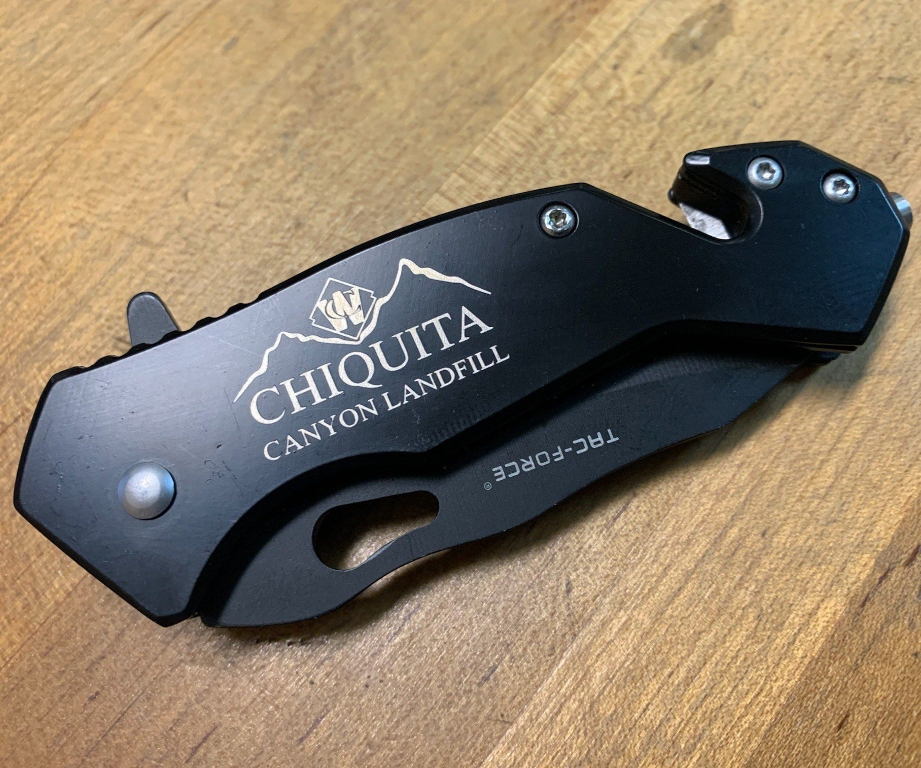 Custom Company Logo on Pocket Knife 